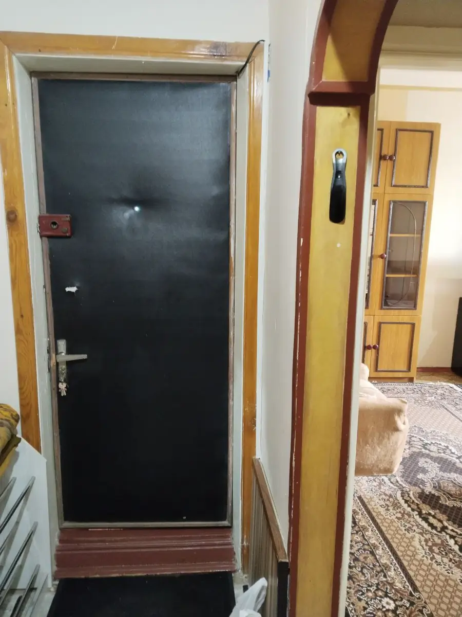 3 xonali kvartira sotiladi − 64 m²