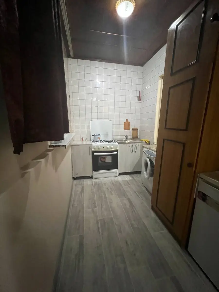 3 xonali kvartira sotiladi − 64 m²