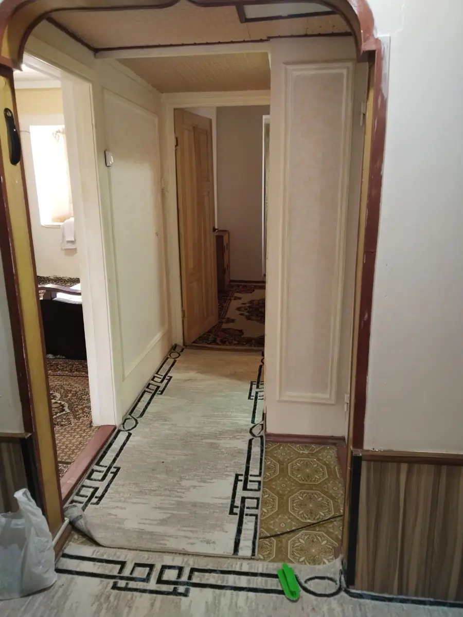 3 xonali kvartira sotiladi − 64 m²