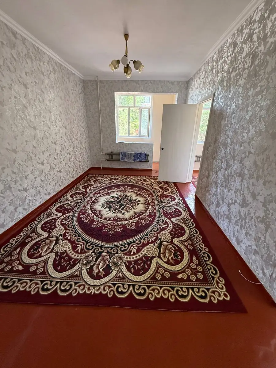 2-комнатная квартира − 47 м², 1/4 этаж