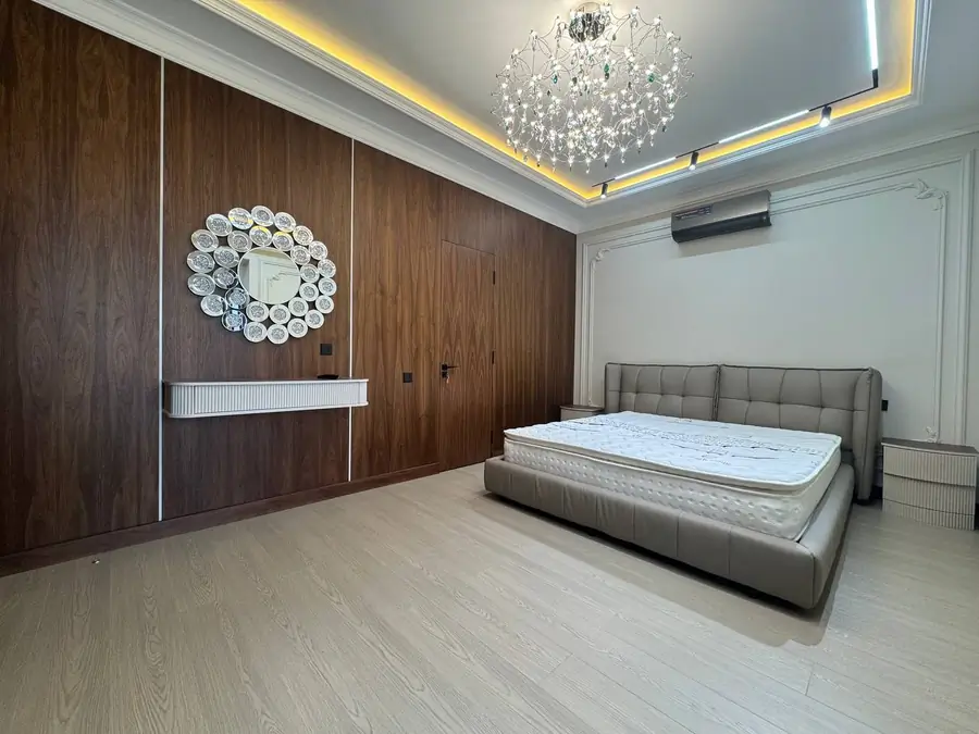 Более 5-комнатная квартира − 250 м², 9/10 этаж