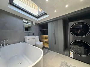 Продается Более 5-комнатная квартира − 250 м²