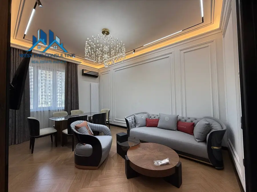 4-комнатная квартира − 110 м², 4/10 этаж