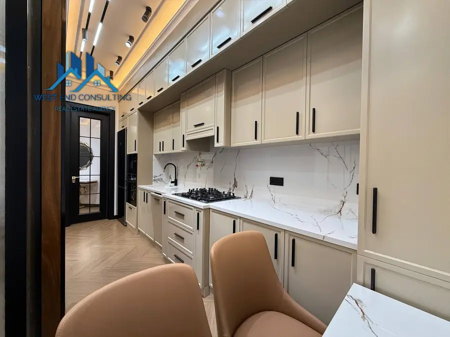 4-комнатная квартира − 110 м², 4/10 этаж