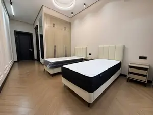 3 xonali kvartira sotiladi − 105 m²