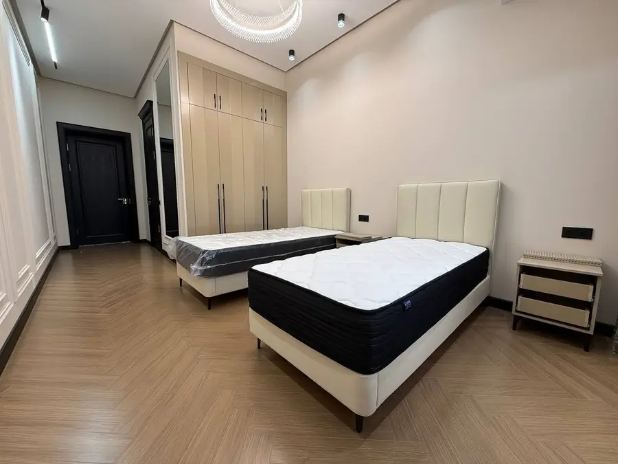 3 xonali kvartira sotiladi − 105 m²