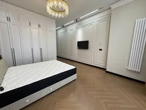 3-комнатная квартира − 105 м², 4/10 этаж