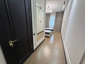 3 xonali kvartira sotiladi − 105 m²