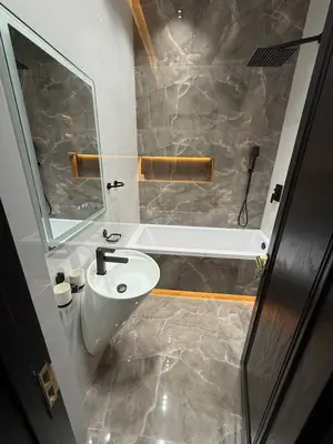 3 xonali kvartira sotiladi − 105 m²