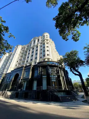 3 xonali kvartira sotiladi − 105 m²