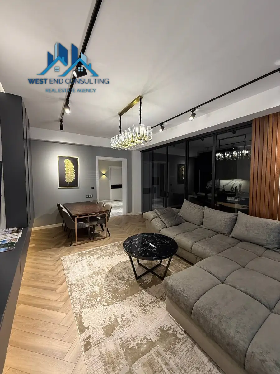 Продается 3-комнатная квартира − 126 м²