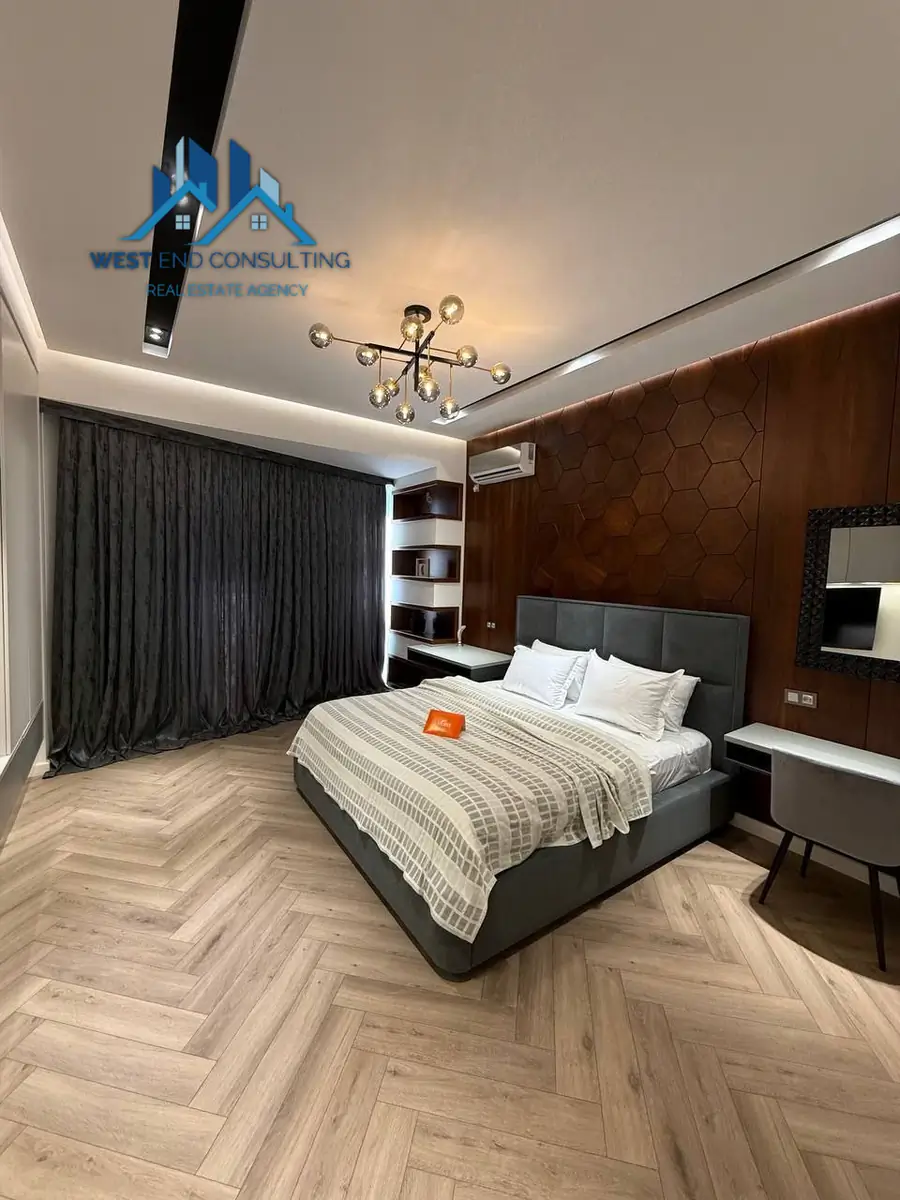 Продается 3-комнатная квартира − 126 м²