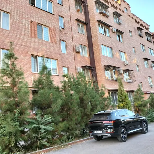 2-комнатная квартира − 76 м², 4/5 этаж