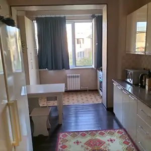 2-комнатная квартира − 76 м², 4/5 этаж