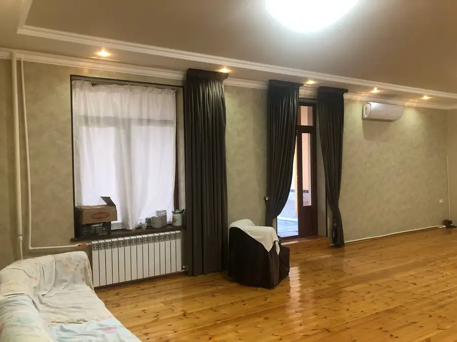 Сдается 2-этажный дом − 198.8 м²