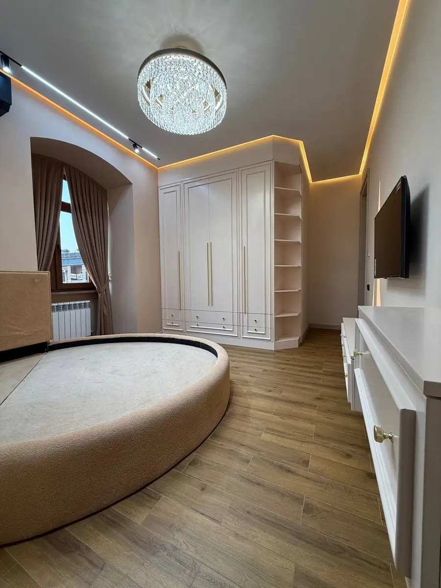 4-комнатная квартира − 123 м², 8/9 этаж