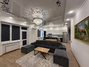 3 xonali kvartira − 135 m², 8/9 qavat