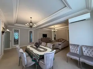 3-комнатная квартира − 180 м², 3/7 этаж