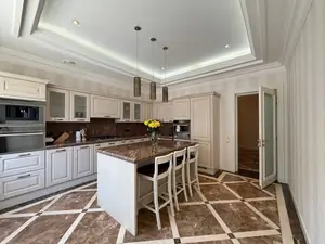 3-комнатная квартира − 180 м², 3/7 этаж