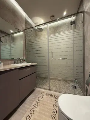 Сдается 3-комнатная квартира − 180 м²