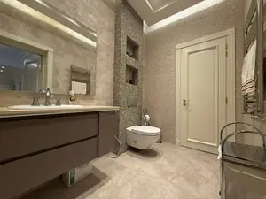 Сдается 3-комнатная квартира − 180 м²