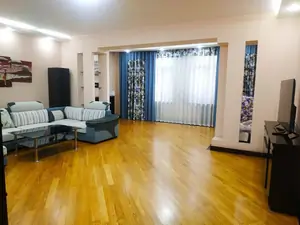 3-комнатная квартира − 170 м², 2/5 этаж