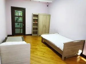 Сдается 3-комнатная квартира − 170 м²