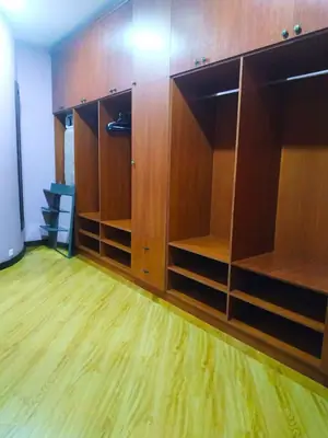 Сдается 3-комнатная квартира − 170 м²