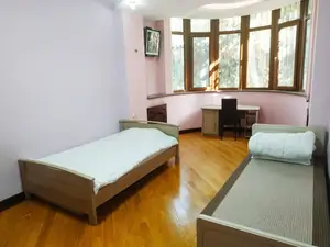 Сдается 3-комнатная квартира − 170 м²