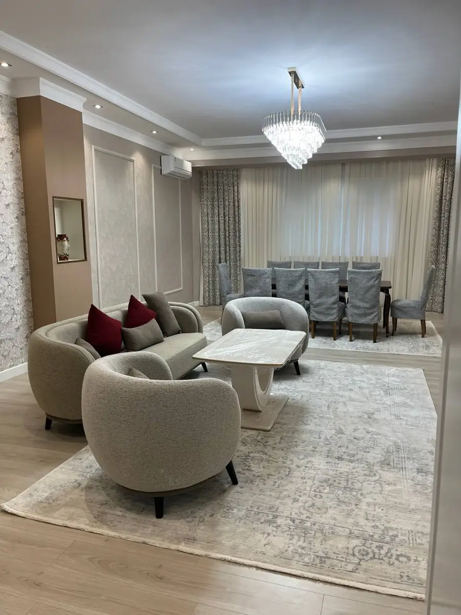 3-комнатная квартира − 150 м², 2/8 этаж
