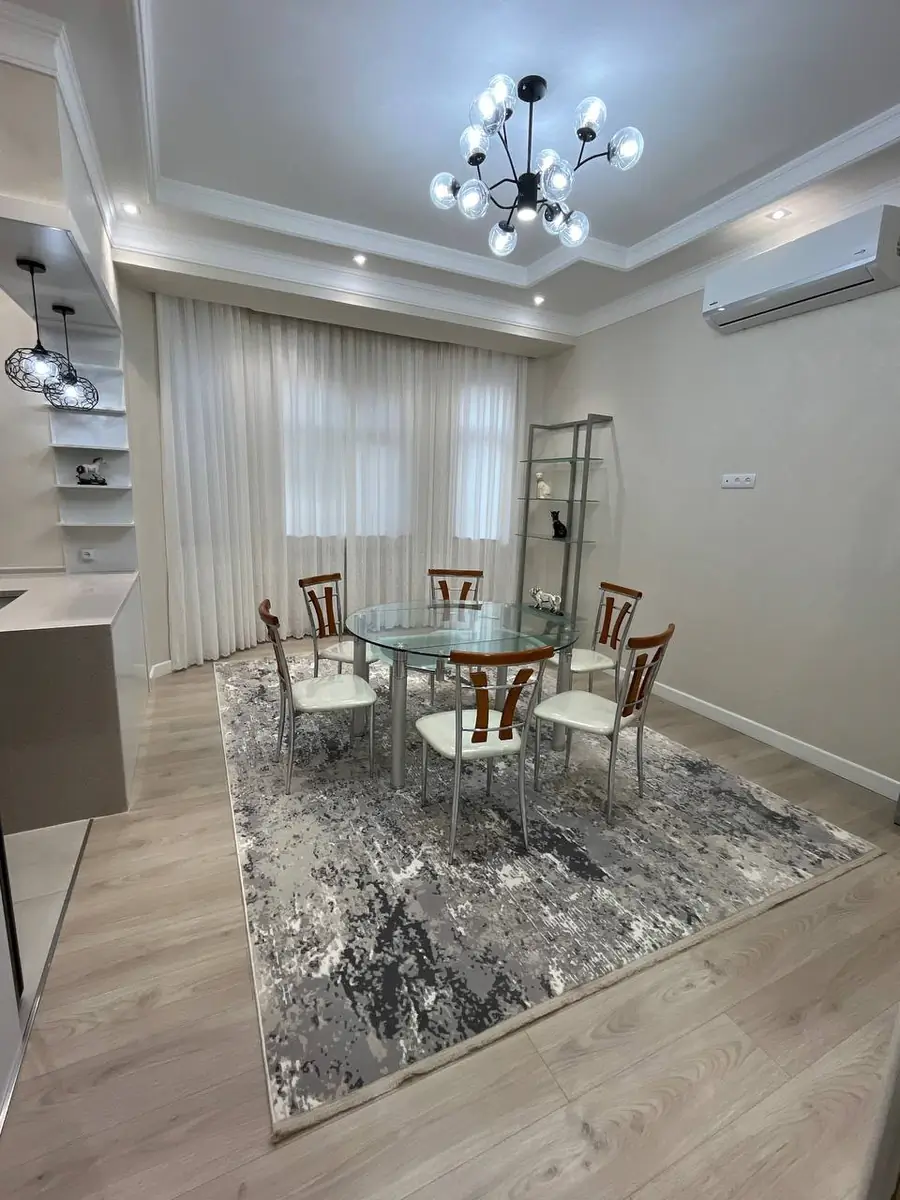 3-комнатная квартира − 150 м², 2/8 этаж