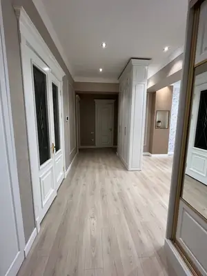 Сдается 3-комнатная квартира − 150 м²