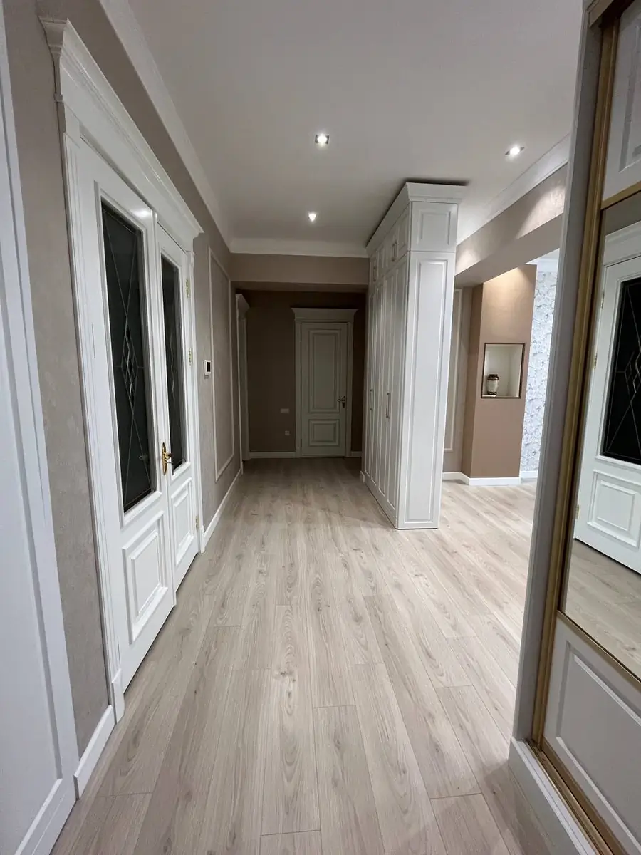 Сдается 3-комнатная квартира − 150 м²