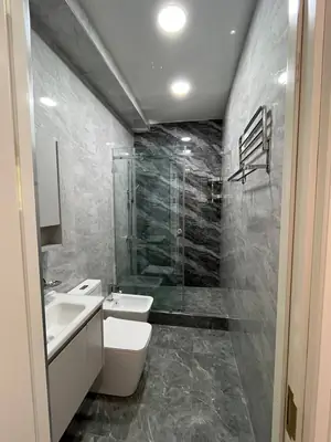 Сдается 3-комнатная квартира − 150 м²