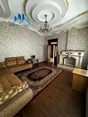 3 qavatli uy − 500 m², 10 sot. 