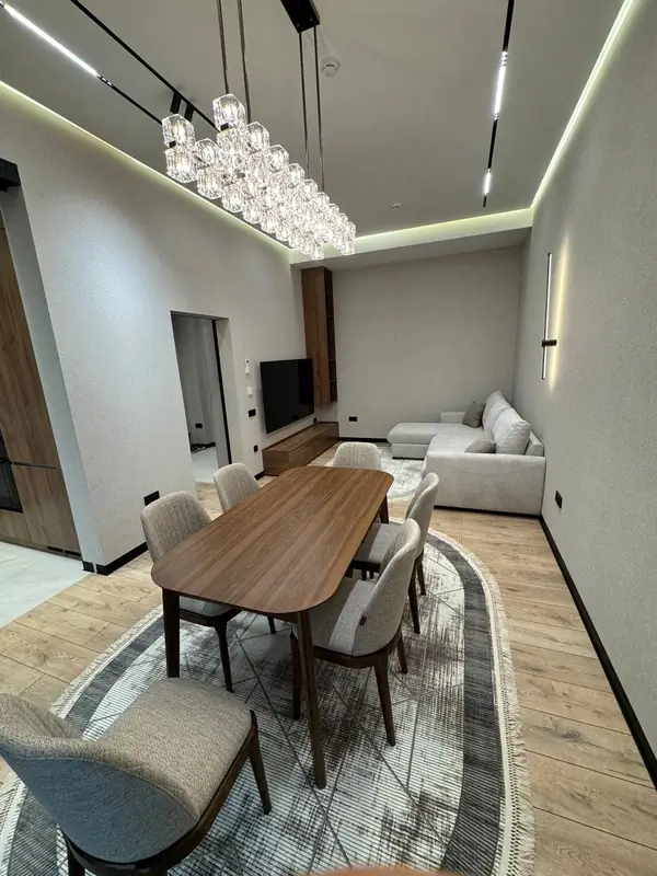 2-комнатная квартира − 65 м², 7/14 этаж