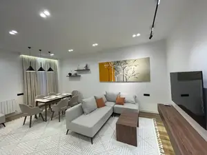 Сдается 2-комнатная квартира − 67 м²