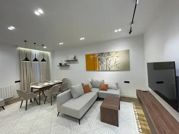 2-комнатная квартира − 67 м², 4/9 этаж