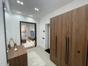 Сдается 2-комнатная квартира − 67 м²