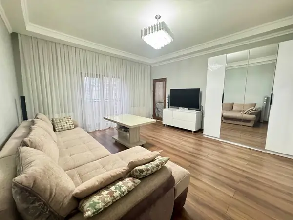 2-комнатная квартира − 70 м², 3/4 этаж