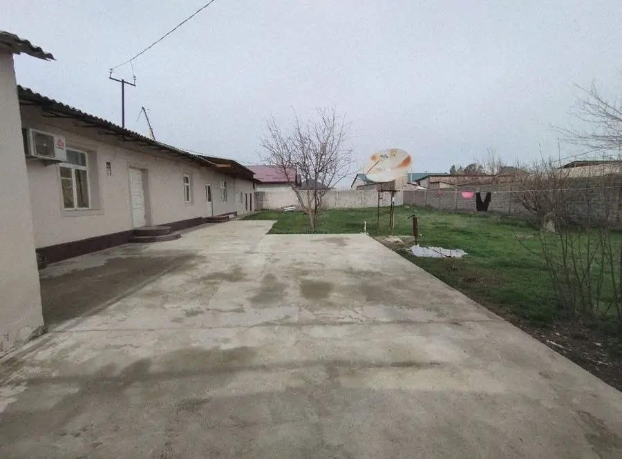 1 qavatli uy − 850 m², 8.5 sot. 