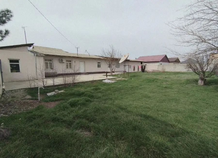 1 qavatli uy − 850 m², 8.5 sot. 