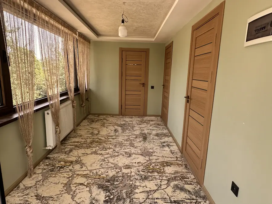 2 qavatli uy − 200 m², 6.5 sot. 