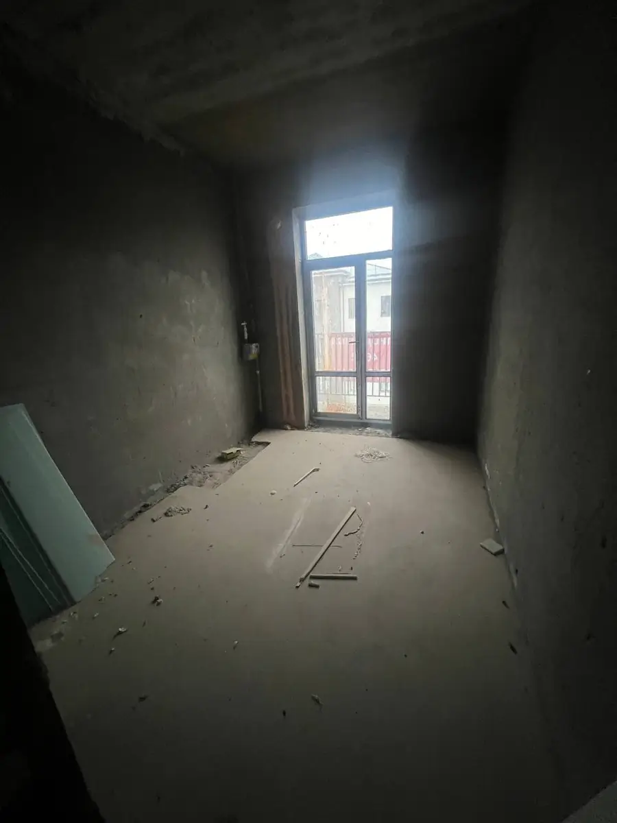 2 xonali kvartira sotiladi − 44.8 m²