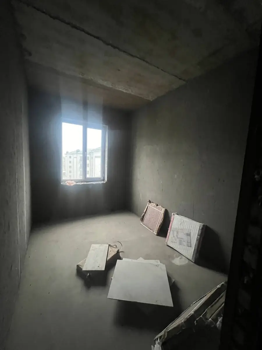 2 xonali kvartira sotiladi − 44.8 m²