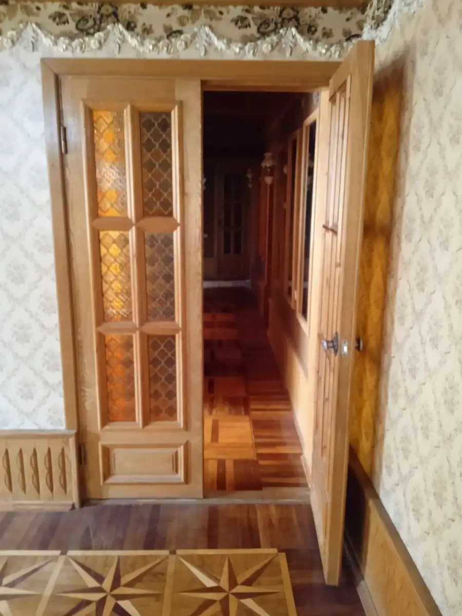 4 qavatli uy − 271 m², 2.7 sot. 
