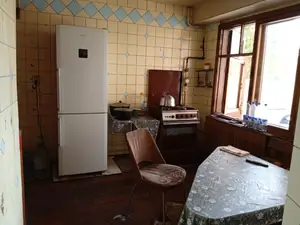 4 qavatli uy − 271 m², 2.7 sot. 