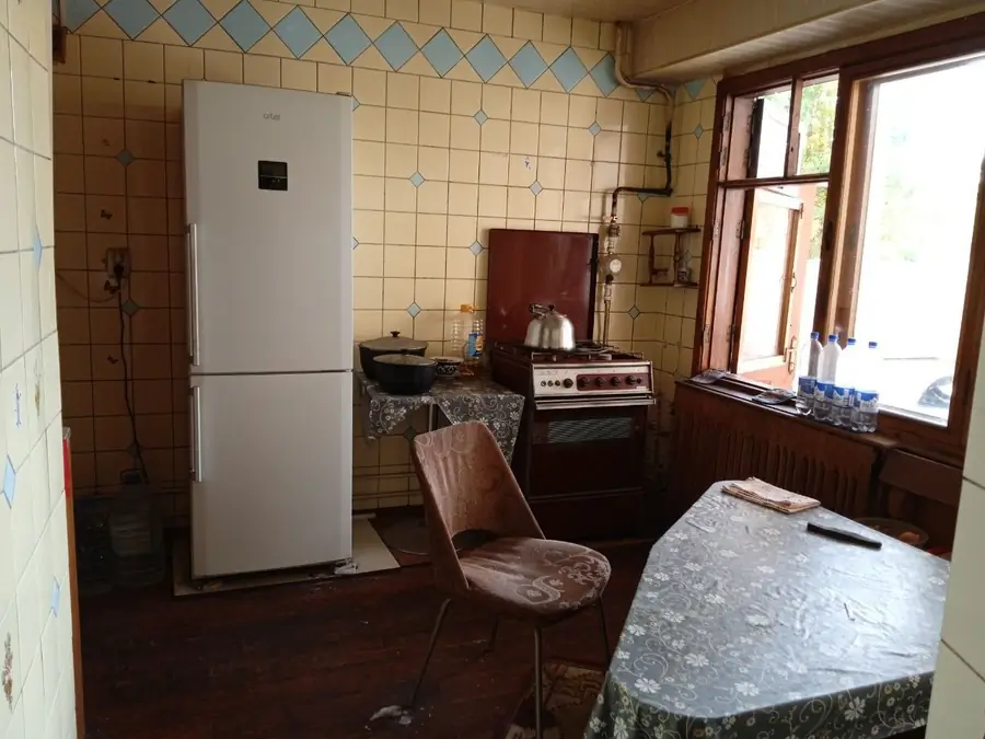 4 qavatli uy − 271 m², 2.7 sot. 
