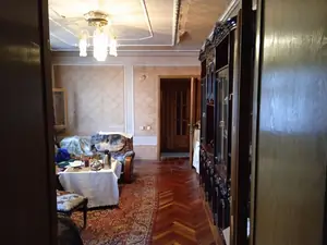 Продается 4-этажный дом − 271 м²