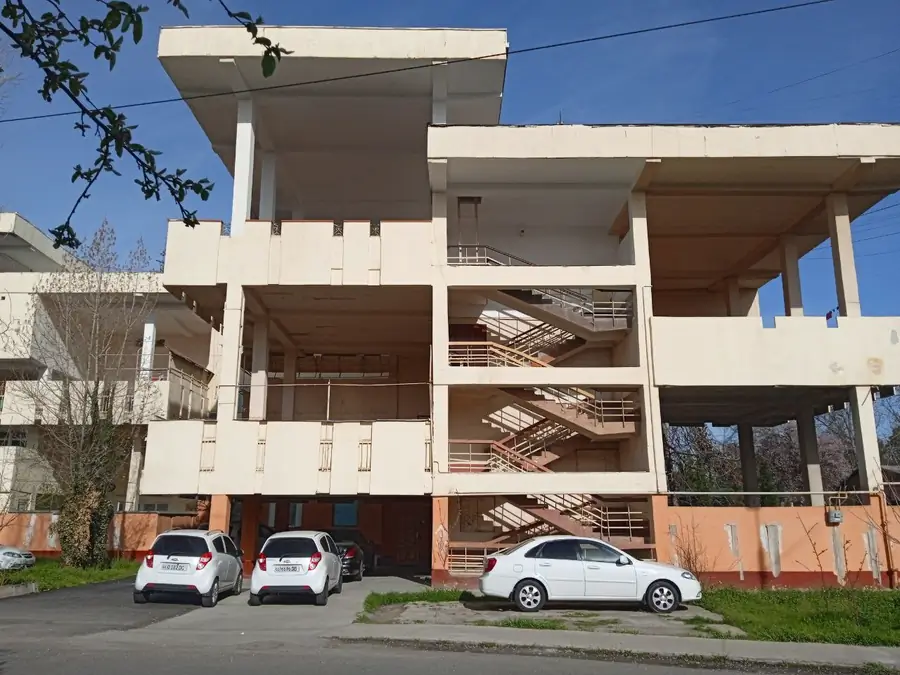 Продается 4-этажный дом − 271 м²